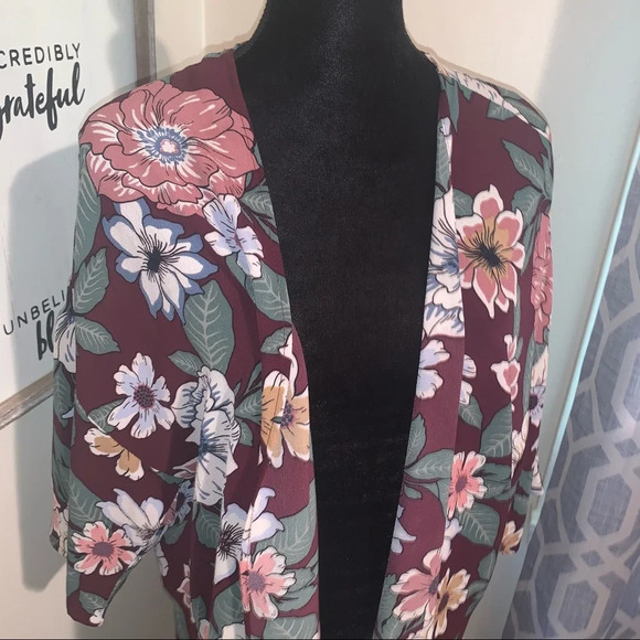 Floral Boho Kimono cardigan- Burgundy with floral print - Picture 5 of 10